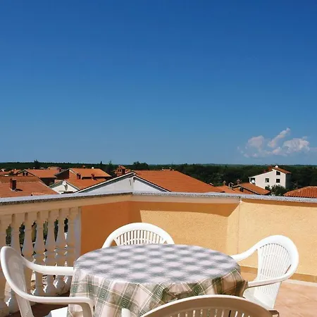 Apartment Awesome Home In Pula With Wifi And Outdoor Swimming Pool Pula