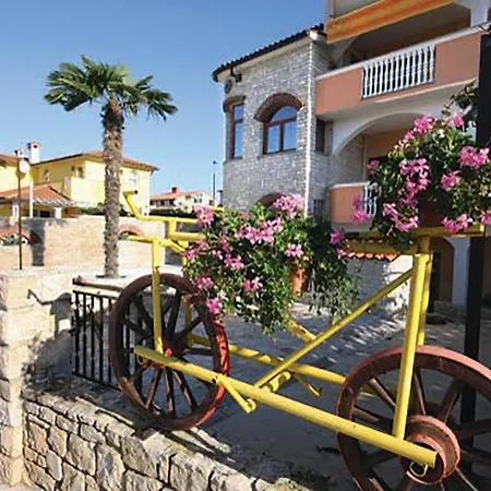 Awesome Home In Pula With Wifi And Outdoor Swimming Pool