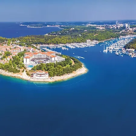 Awesome Home In Pula With Wifi And Outdoor Swimming Pool *